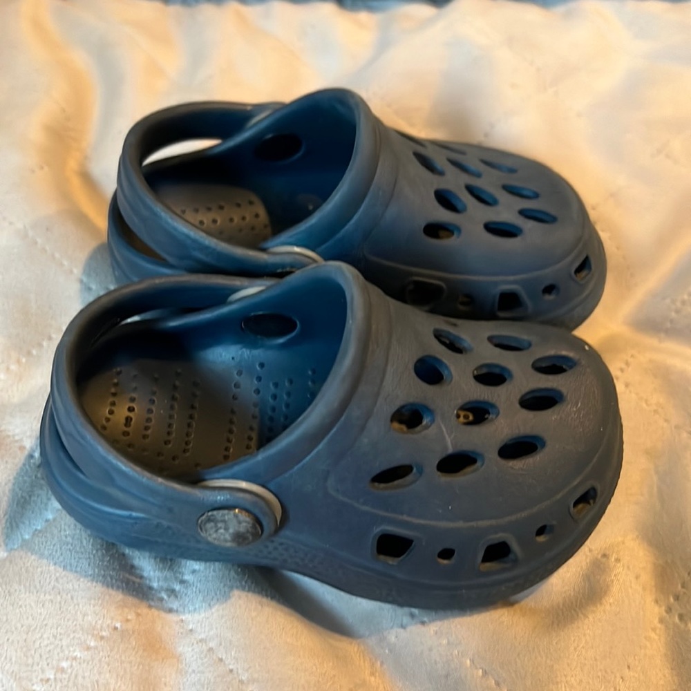 Baby sandals/ water shoes size 4/5